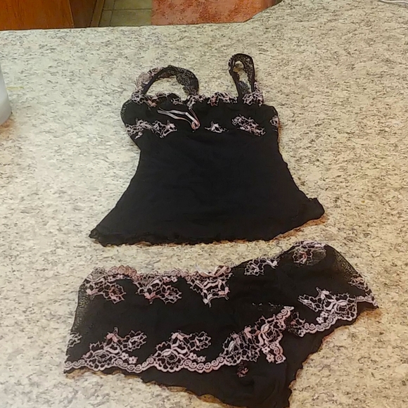 Lingerie - Picture 1 of 1